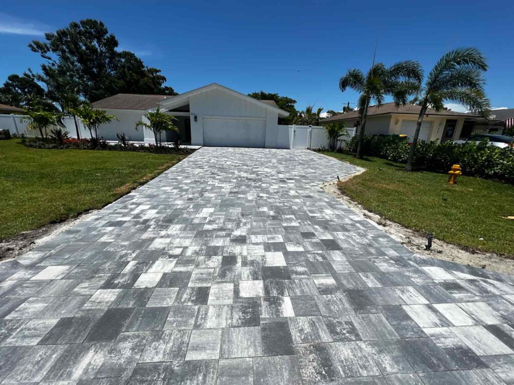 Naples-Florida-Custom-Driveway-with-Pavers